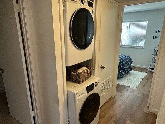 Building Photo - Must See This Remodeled 2 Bedroom, 1 Bathroom Condo in San Jose!
