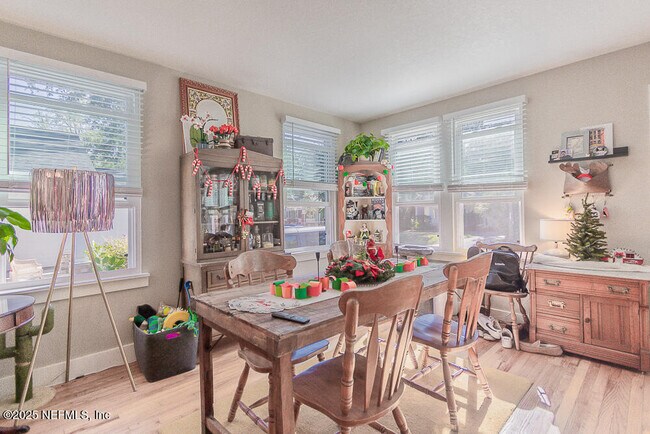 Building Photo - 909 Talbot Ave