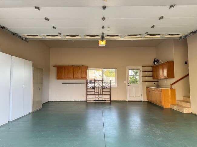 Building Photo - 24 Paliuli Way