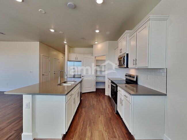 Building Photo - 7456 S Via Bombachas