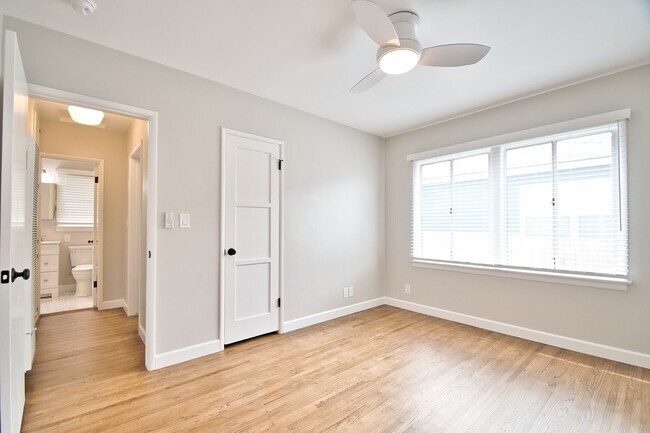 Building Photo - 1336