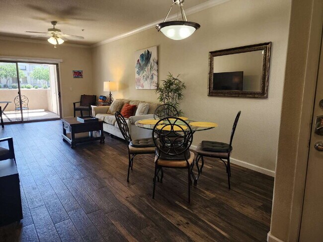 Building Photo - Fully furnished 2 bedroom 2 bathroom unit ...