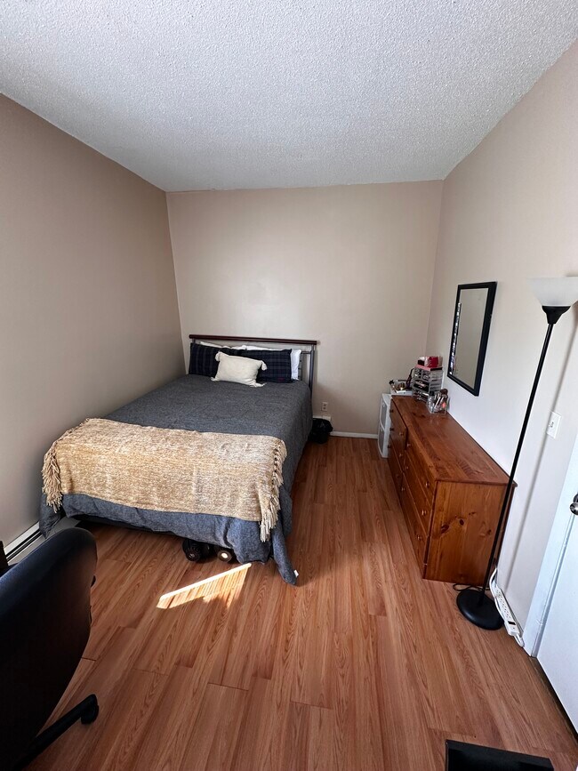 Building Photo - 853 Townsend Ave