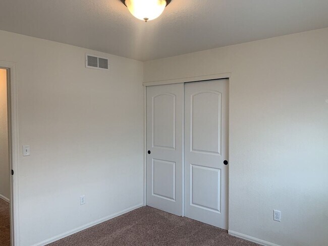 Building Photo - Lovely Split-Level Home in South Loveland/Berthoud