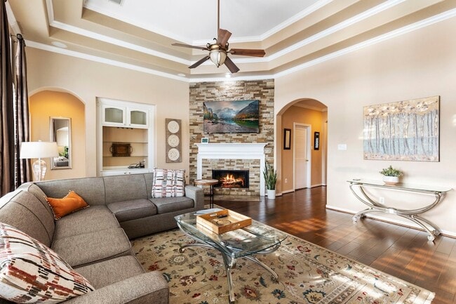 Building Photo - 19403 Country Village Dr