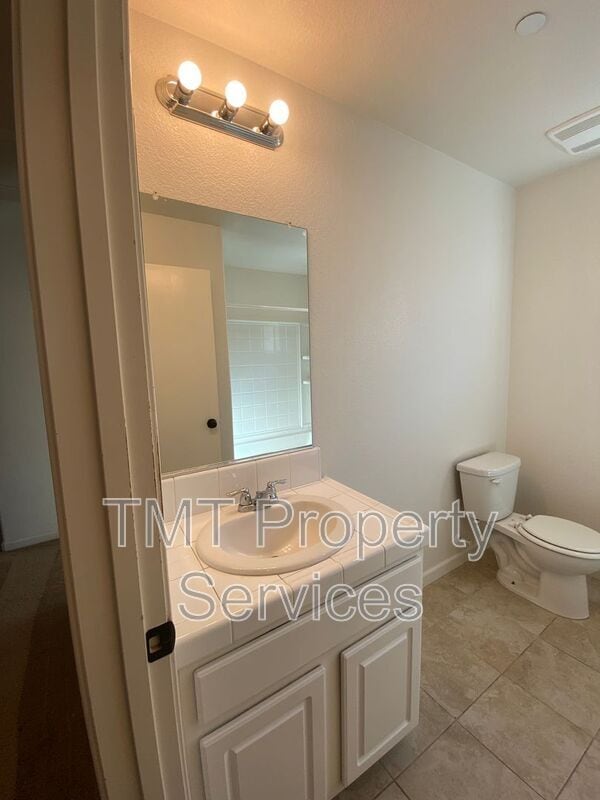 Building Photo - 5471 Westhampton Way