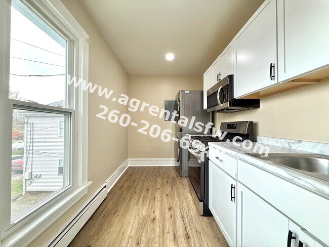 Building Photo - 1829 Broadway