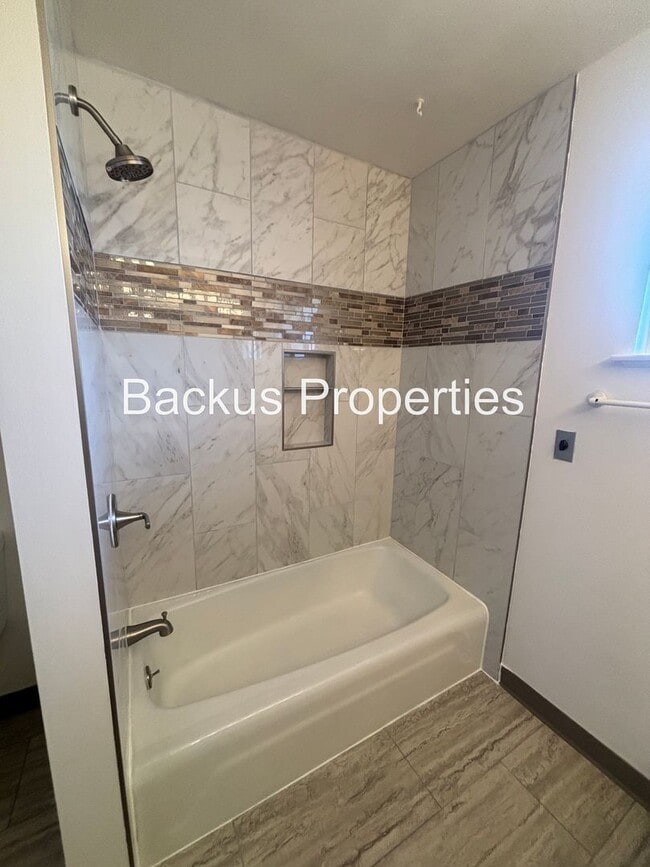 Building Photo - Wonderful newly remodeled duplex located in South Salinas