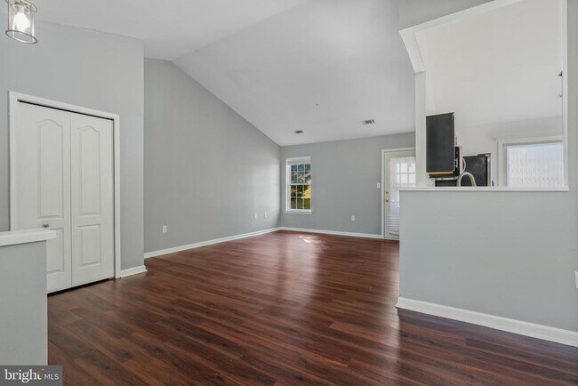 Building Photo - 9503 Fletcher Ave
