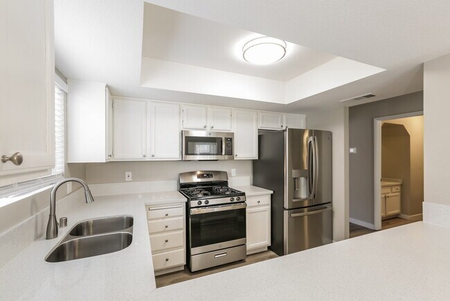 Building Photo - 1112 Barton Green Dr