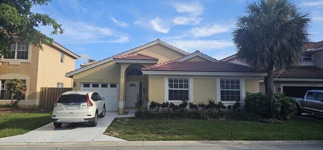 Building Photo - 10780 Cypress Lake Terrace