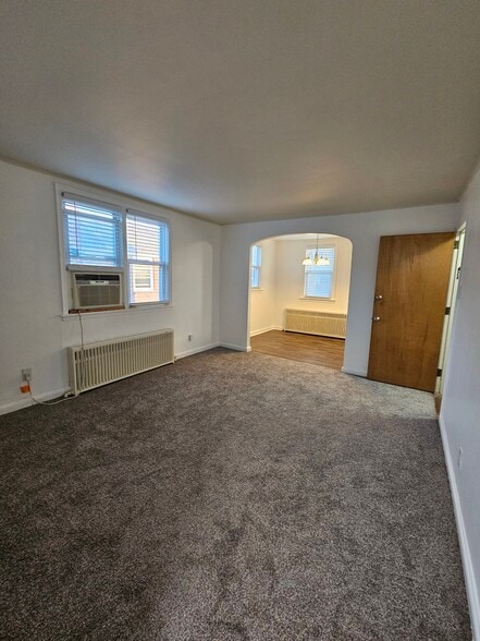 Primary Photo - 1029 Fanshawe St