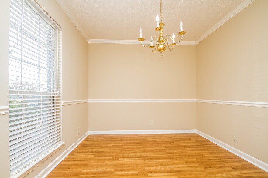 Building Photo - 1215 Cedarbend Dr