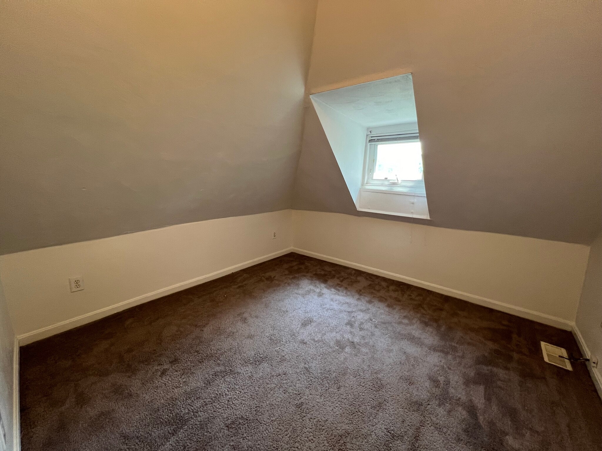5707#2 - 4707 Maripoe St