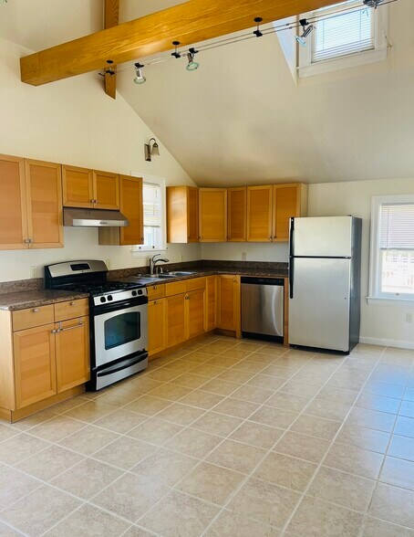 Building Photo - 911 Willow St