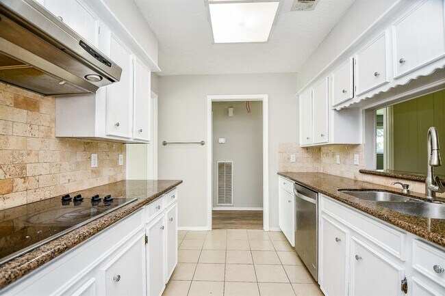 Building Photo - 9014 Mellow Brook Dr