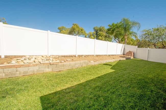 Building Photo - 8644 Frankfort St