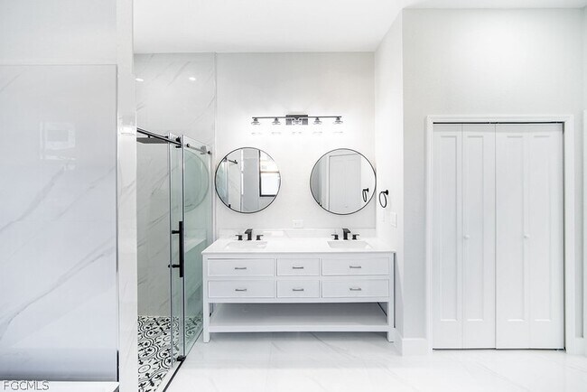 Building Photo - 3313 36th St SW