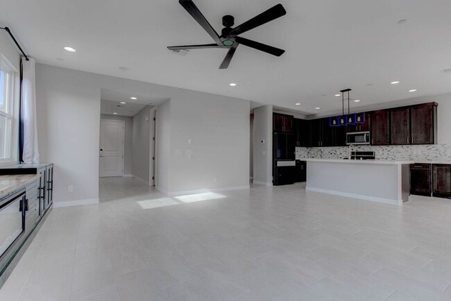 Building Photo - Stylish 3-Bed Home with Loft & EV Charger in Skye Canyon