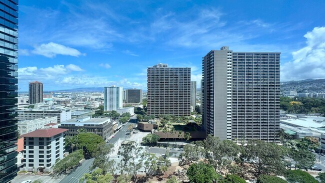 Building Photo - 2 BEDROOM CONDO UNIT IN CONVENIENT DOWNTOWN HONOLULU - CAPITOL PLACE