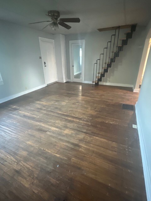 Living room - 1212 W Carson St