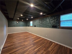 Building Photo - 9 Hepatica Ln