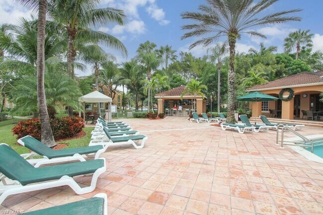 Building Photo - 1205 Wildwood Lakes Blvd