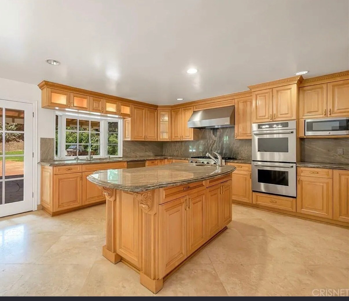 Building Photo - 16545 Park Lane Cir