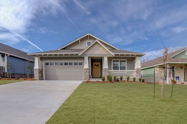 Building Photo - Gorgeous 3/2/2 Home Close to Downtown!