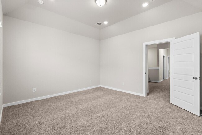 Building Photo - 594 Avisa Dr