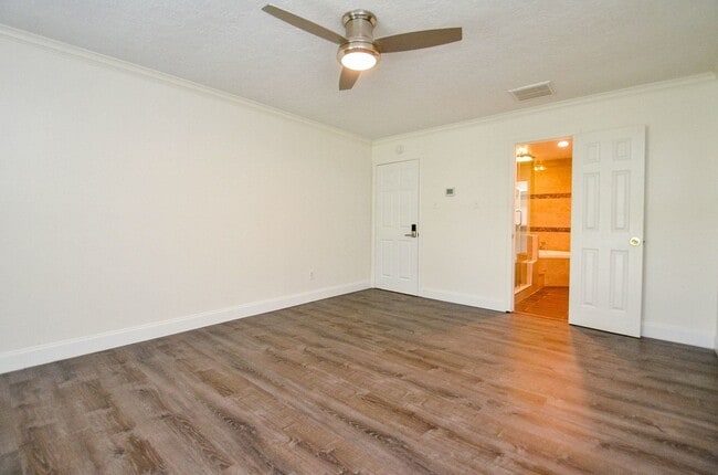 Building Photo - 15614 Dawnbrook Dr