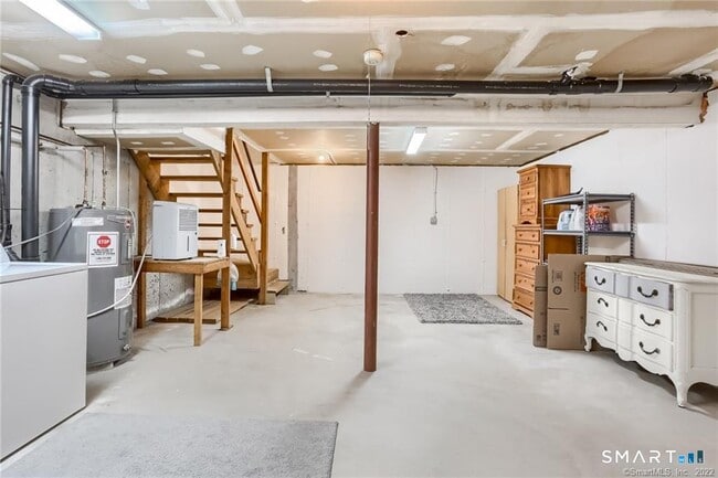 Building Photo - 820 Matthews St