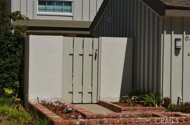 Building Photo - 64 Oak Tree Ln