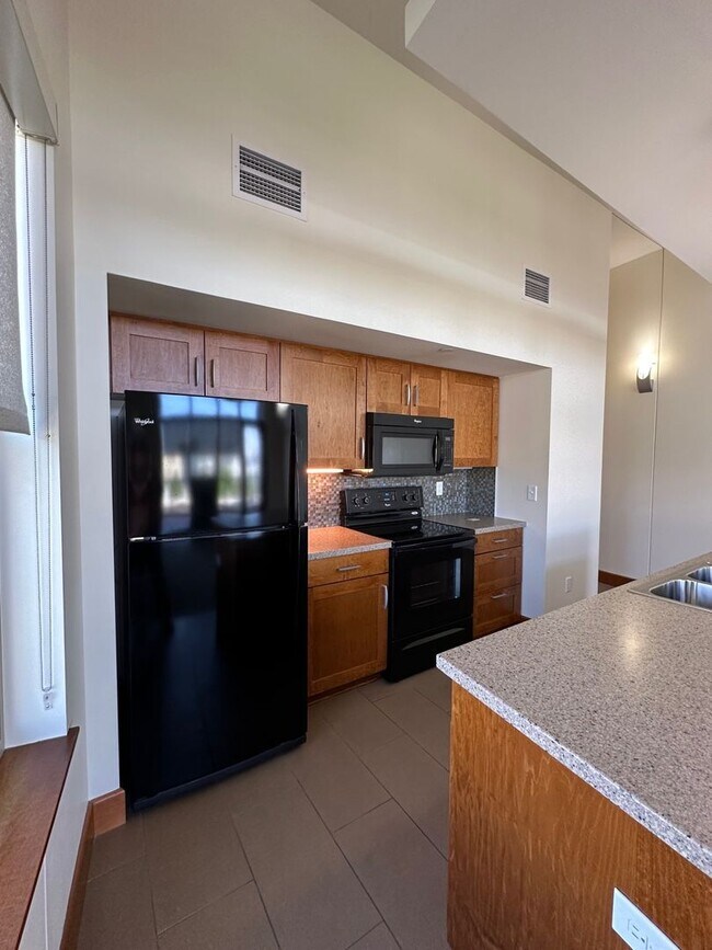 Building Photo - Blue Earth Place-One Bedroom available