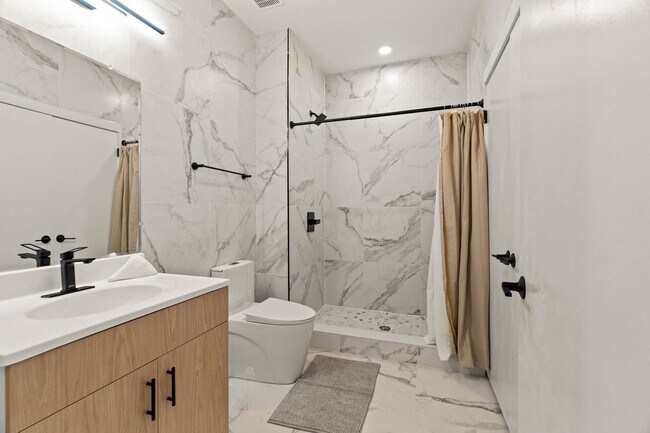 Building Photo - 1247 N 2nd St