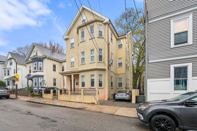 Building Photo - 66 Mozart St