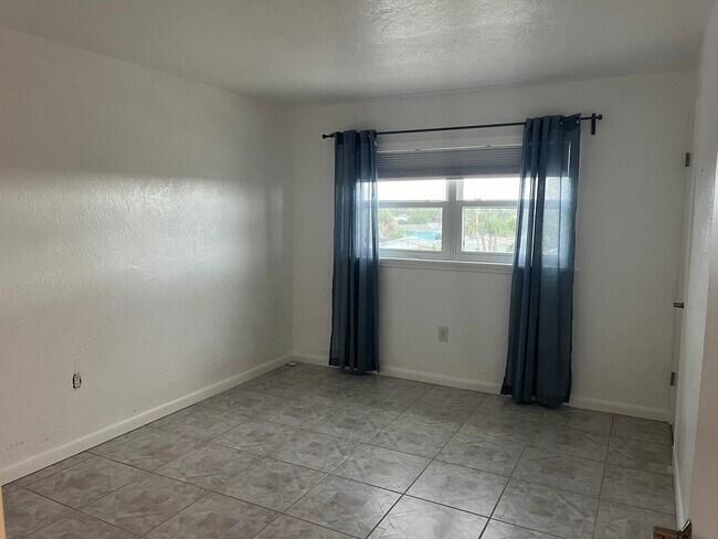 Building Photo - 1510 Ocean Shore Blvd