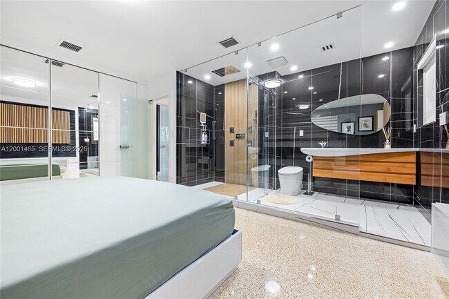 Building Photo - 2121 Red Rd