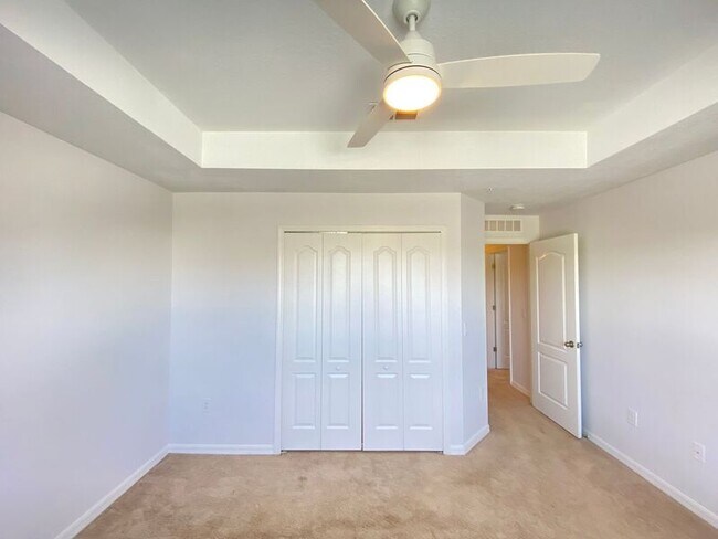 Building Photo - 6558 S Goldenrod Rd