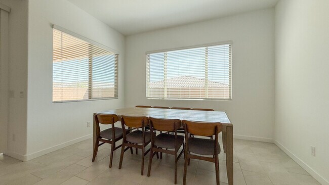 Building Photo - 2041 W Sierra Sunset Trail