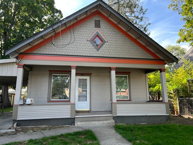 Front porch - 418 E Reid Ave