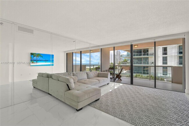 Building Photo - 5757 Collins Ave