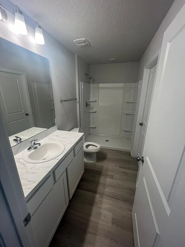 Building Photo - 840 Hartshill Pl