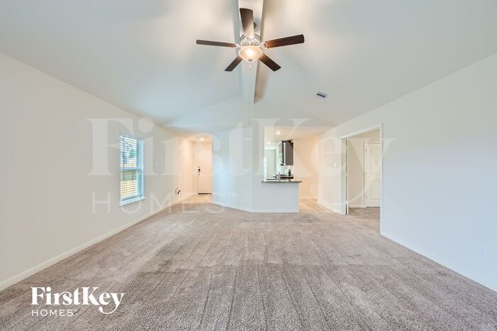 Building Photo - 26615 Ezemily Dr