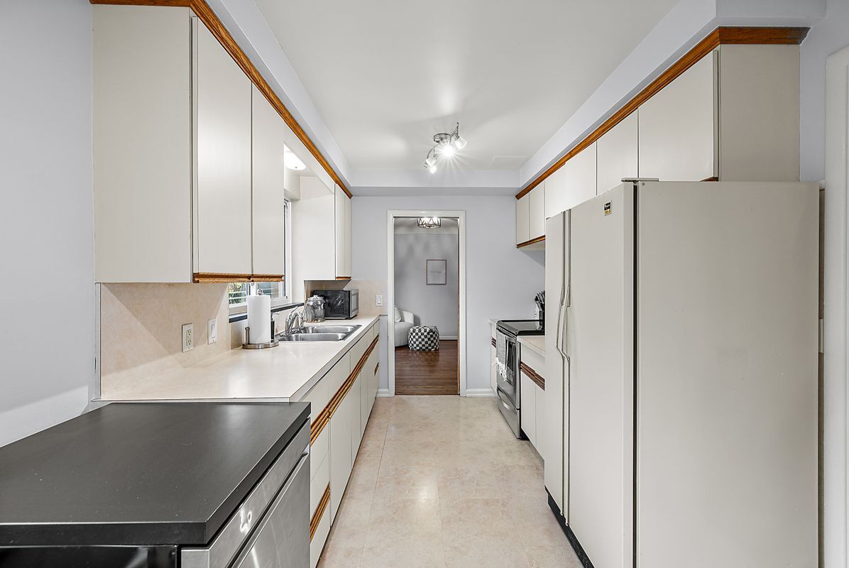 Building Photo - 2432 Hawkins Ave