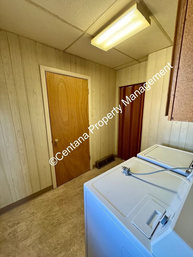 Building Photo - 1 Bed 1 Bath Located in the Flats