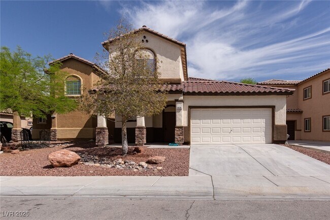Primary Photo - 3636 E Carisbrook Dr