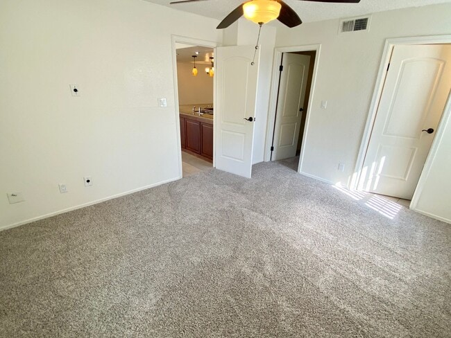 Building Photo - 2 Bedroom 2 Bath in Mesa
