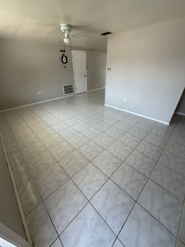 Building Photo - 6935 Twilite Dr