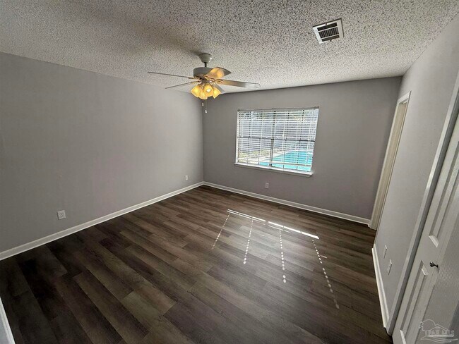 Building Photo - 6931 Falcon Dr